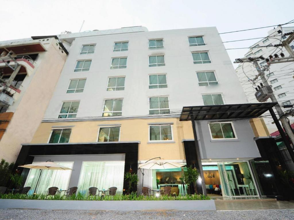 By Dee @Jomtien Hotel Pattaya Exterior photo
