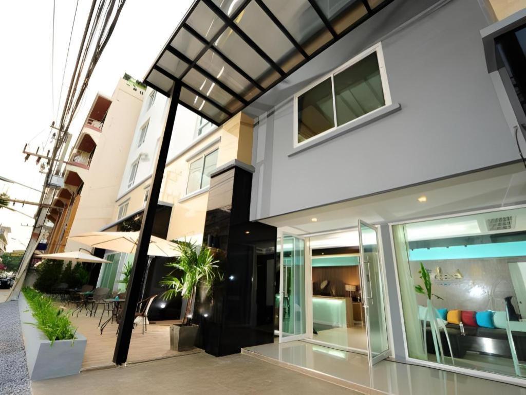 By Dee @Jomtien Hotel Pattaya Exterior photo